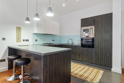 4 bedroom terraced house for sale, Chelmer Road, London, E9