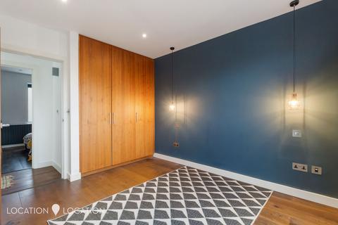 4 bedroom terraced house for sale, Chelmer Road, London, E9