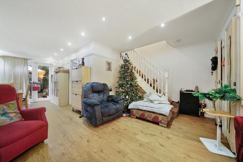 3 bedroom end of terrace house for sale, Ladygrove, Croydon, Pixton Way, CR0