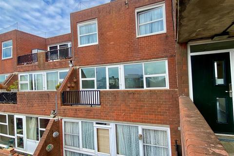 1 bedroom flat for sale, Guildbourne Centre, Worthing