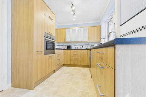 3 bedroom semi-detached house for sale, Chalkdown, Chells Manor, Stevenage SG2