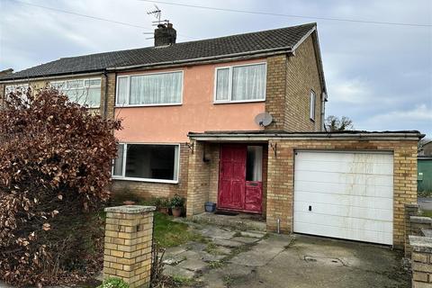 3 bedroom semi-detached house for sale - Roman Avenue North, Stamford Bridge YO41