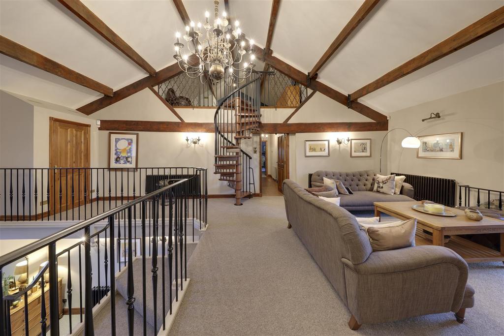 Galleried Landing Alt
