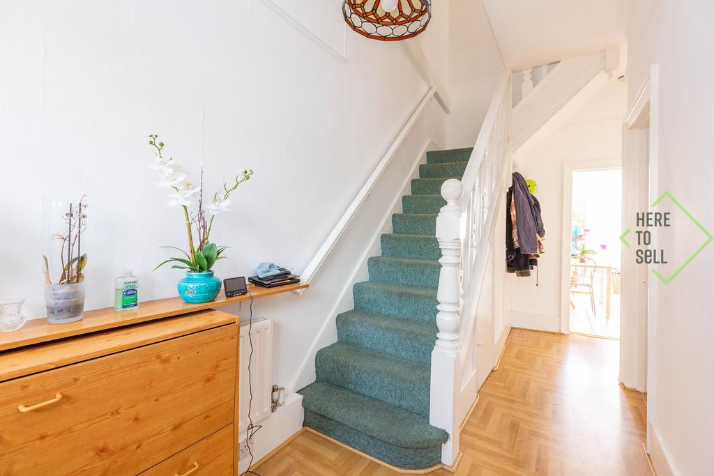 10 Hillside Avenue, N11 3 DE-13