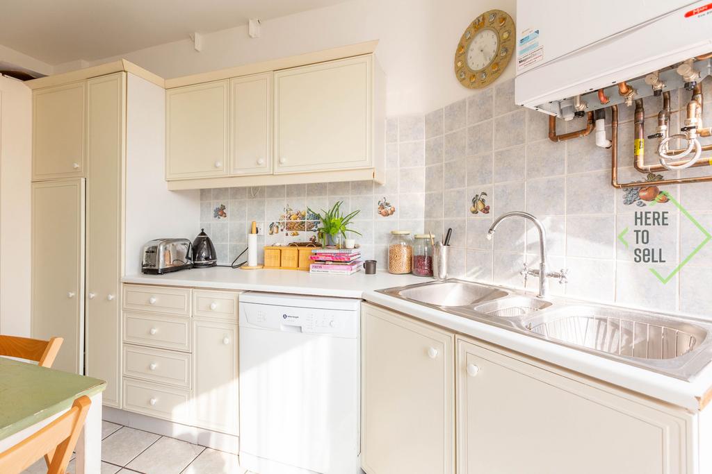 10 Hillside Avenue, N11 3 DE-18