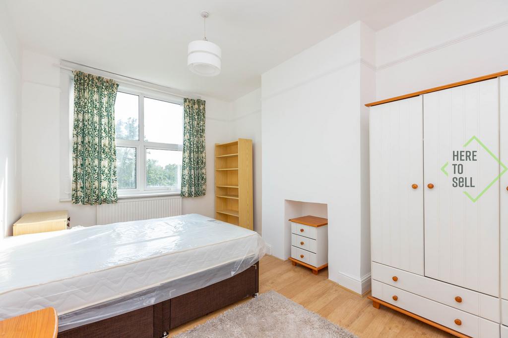 10 Hillside Avenue, N11 3 DE-23