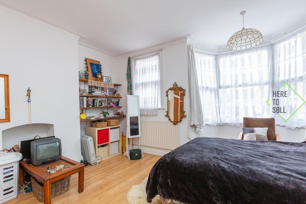 10 Hillside Avenue, N11 3 DE-24