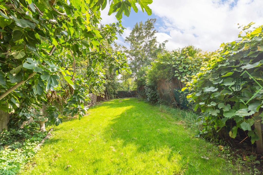 10 Hillside Avenue, N11 3 DE-1