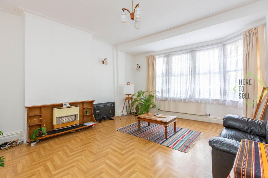 10 Hillside Avenue, N11 3 DE-7