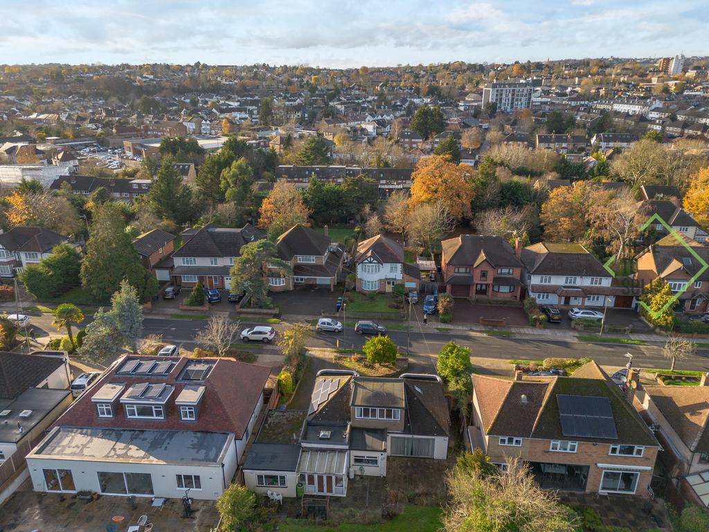 125 Park Road EN4 9 QN-8