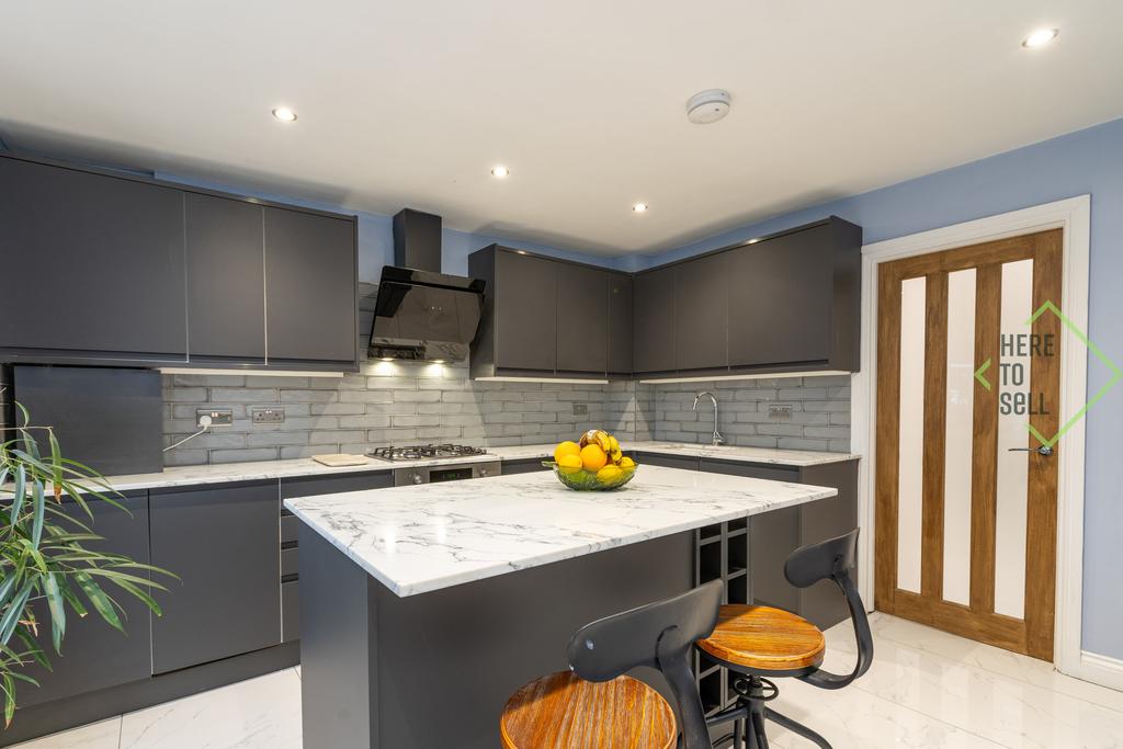27 Lodge Lane N12 8 JG-13