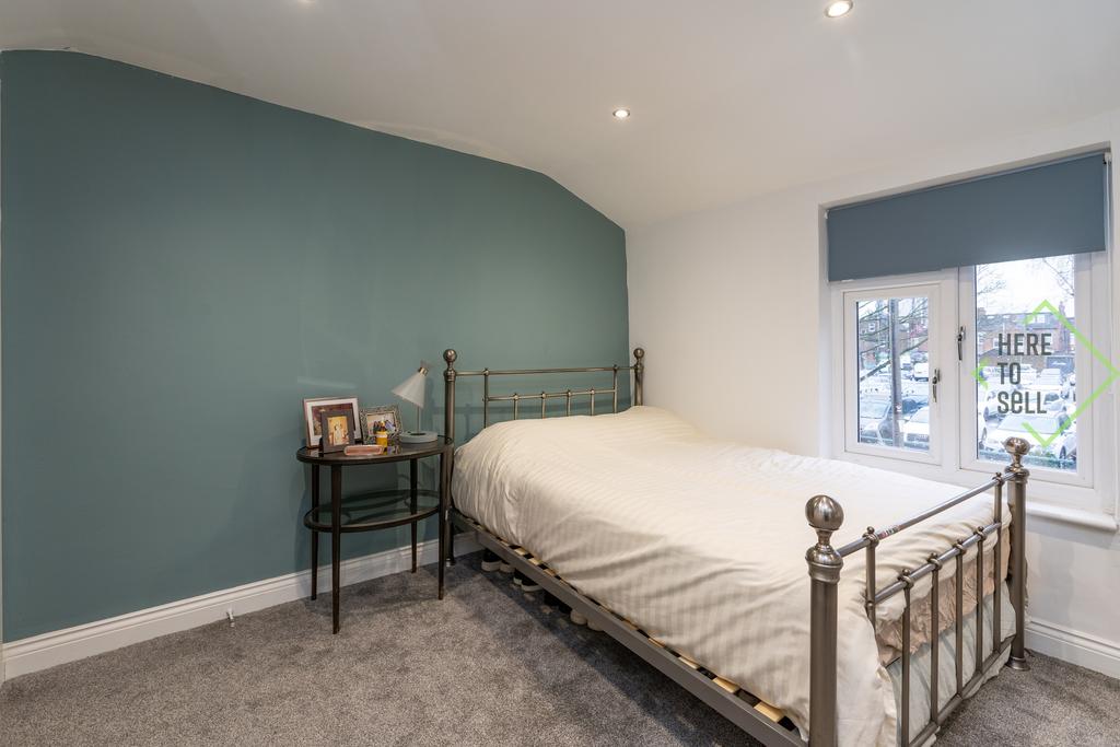 27 Lodge Lane N12 8 JG-2
