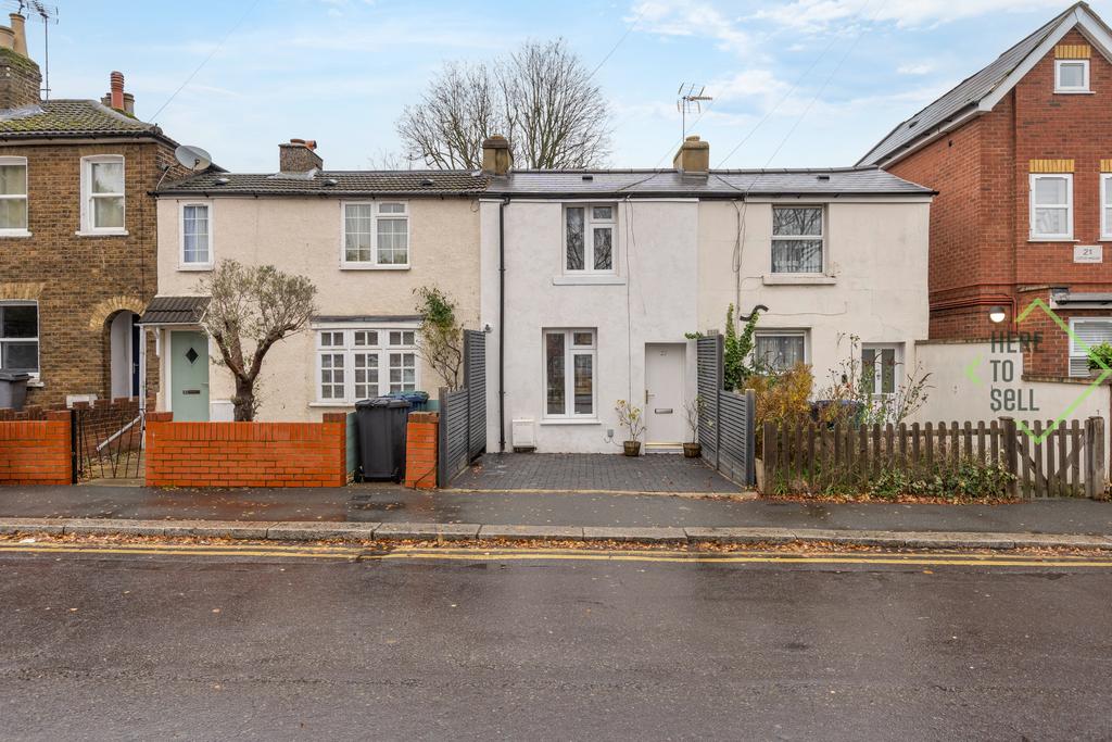 27 Lodge Lane N12 8 JG-34