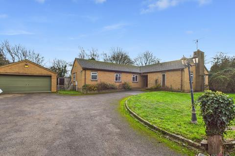 4 bedroom detached bungalow for sale, Springbank Road, Cheltenham GL51