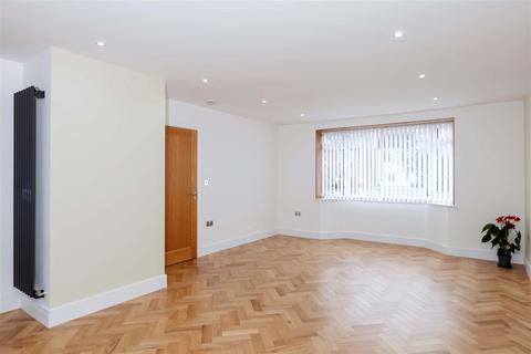 4 bedroom end of terrace house for sale, Brougham Road, Worthing