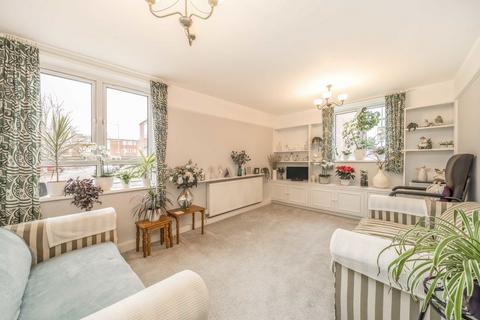 2 bedroom flat for sale, Longley Road, London SW17