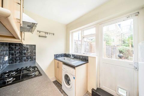 1 bedroom flat for sale, Dafforne Road, London SW17