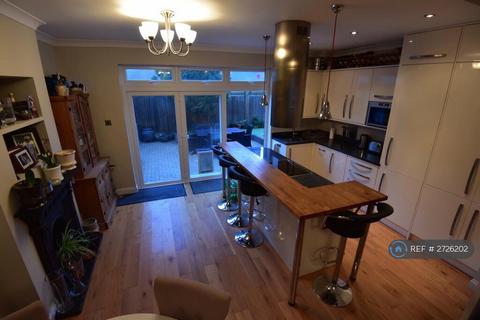 3 bedroom end of terrace house to rent, Fernbrook Road, London, SE13