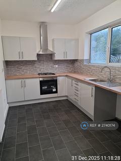 3 bedroom semi-detached house to rent, Village Drive, Ribbleton, Preston, PR2