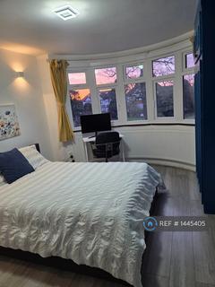 3 bedroom semi-detached house to rent, Rayners Lane, Pinner, HA5
