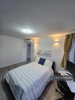 3 bedroom semi-detached house to rent, Rayners Lane, Pinner, HA5
