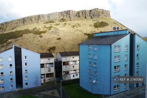 2 bedroom flat to rent - Viewcraig Gardens, Edinburgh, EH8