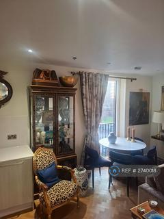1 bedroom in a house share to rent - Hawser Lane, London, E14