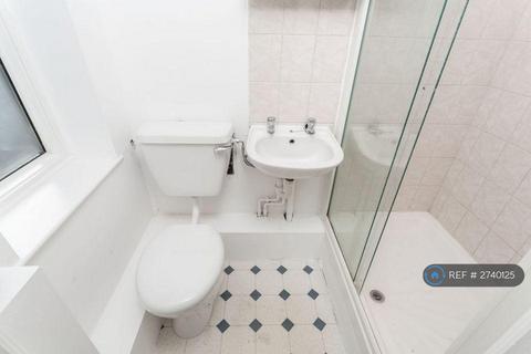 undefined, Perth Road, London, N22