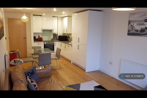 2 bedroom flat to rent, Chesworth Court, London, E1
