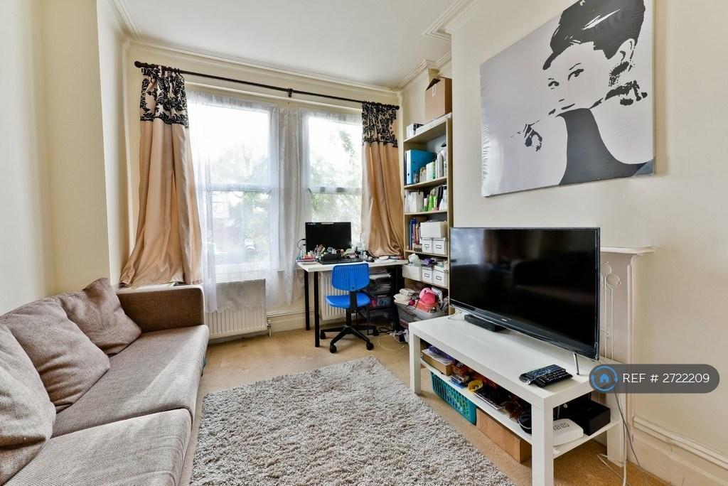 Living Room 2 / Bedroom 4
