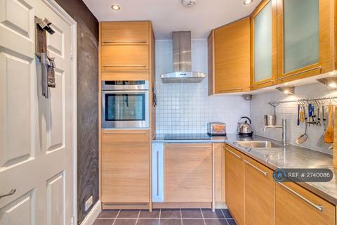 1 bedroom flat to rent, Charlotte Place, London, W1T