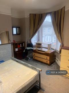 3 bedroom terraced house to rent, Katherine Road, London, E7