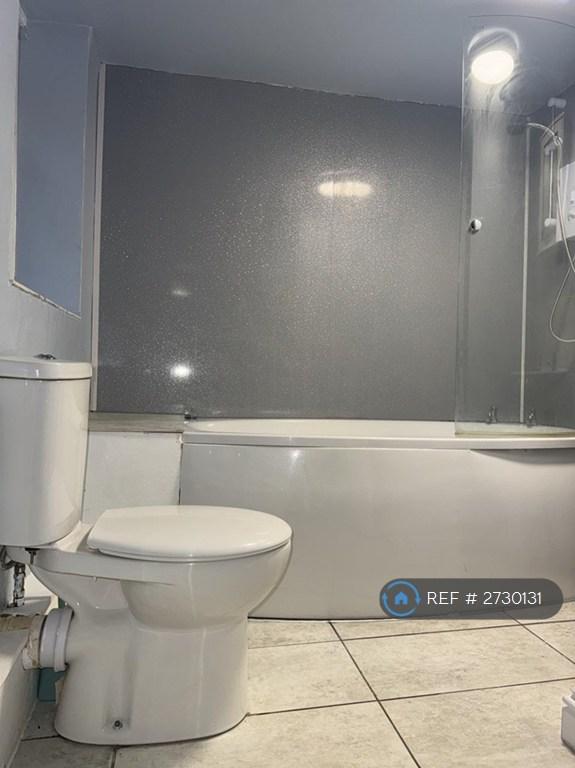 Flat 3 Bathroom