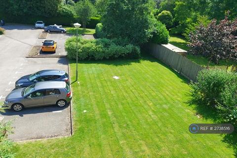 1 bedroom flat to rent, Ladbroke Court, Redhill, RH1