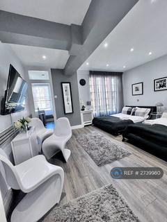 Studio to rent, Edgware Road, London, Hyde Park, W2