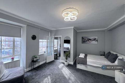 Studio to rent, Edgware Road, London, Hyde Park, W2