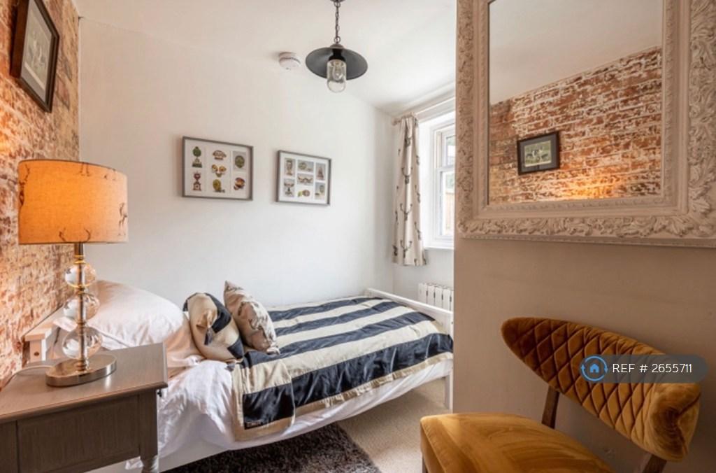 Single Ground Floor Bed/Home Office