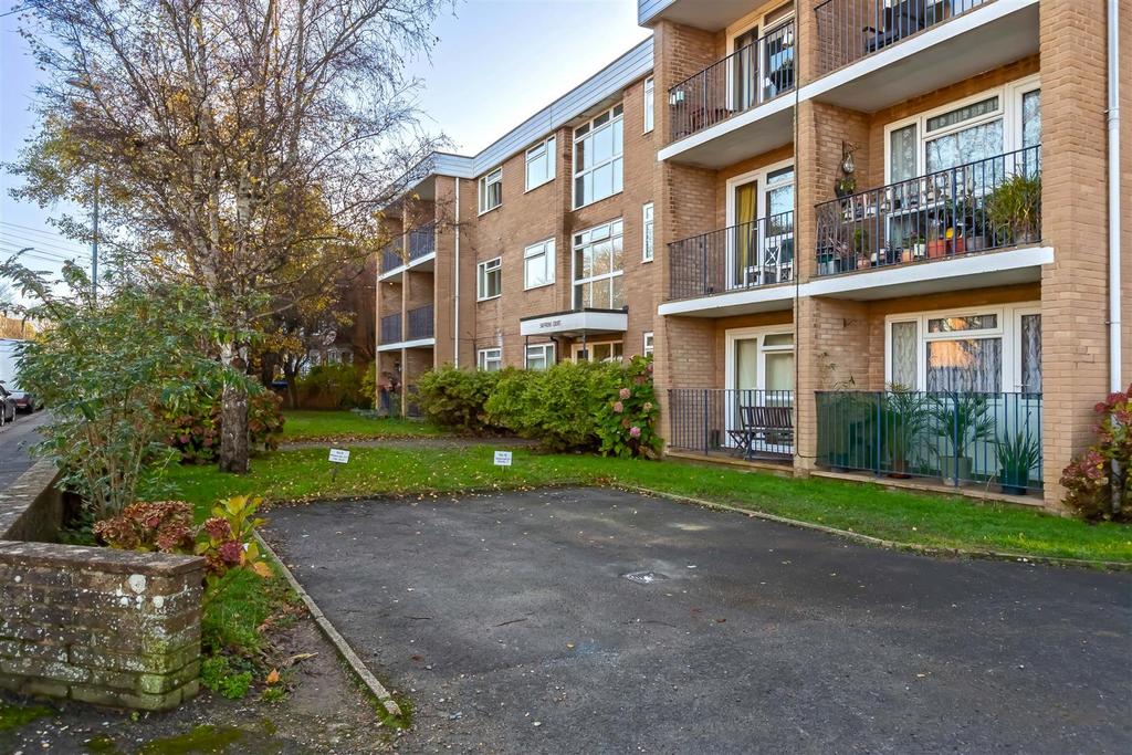 Saffrons Court 11.jpg