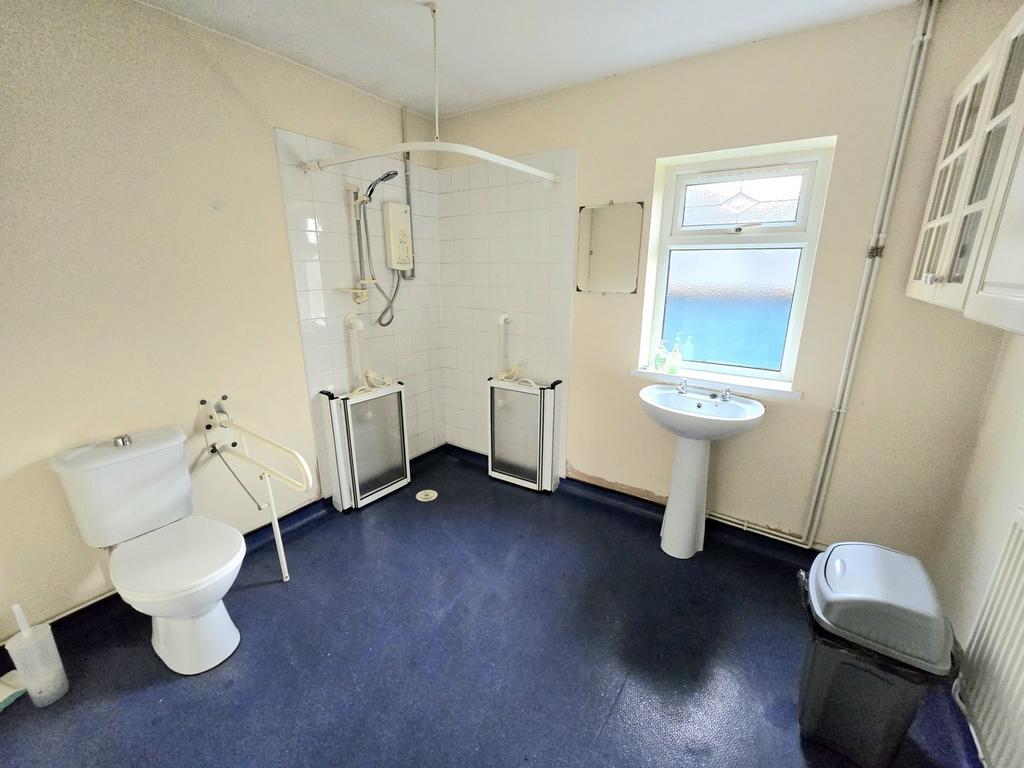 Downstairs Wet Room
