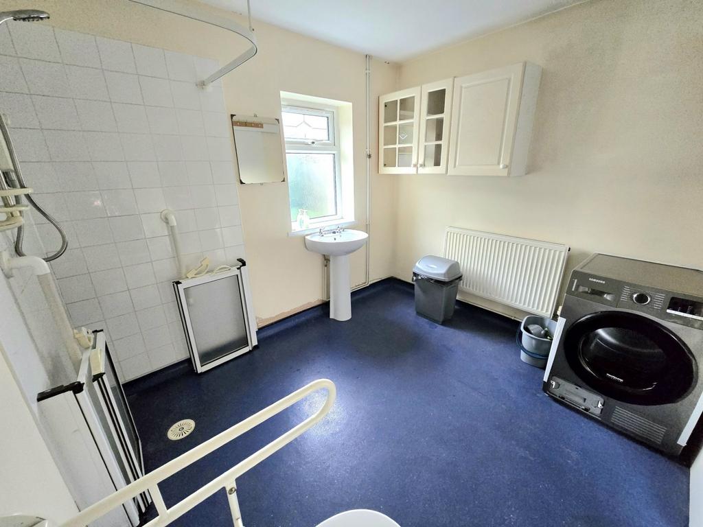 Downstairs Wet Room