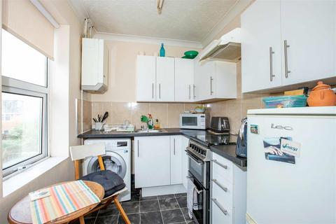 2 bedroom flat for sale, St. Matthews Road, Worthing