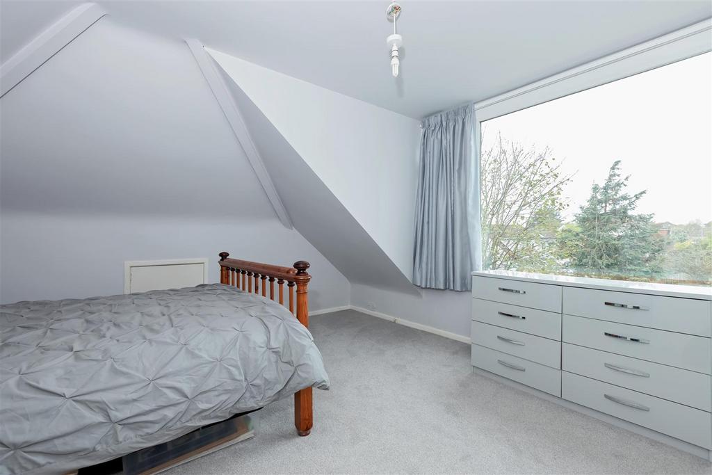 Uplands Avenue 3.jpg