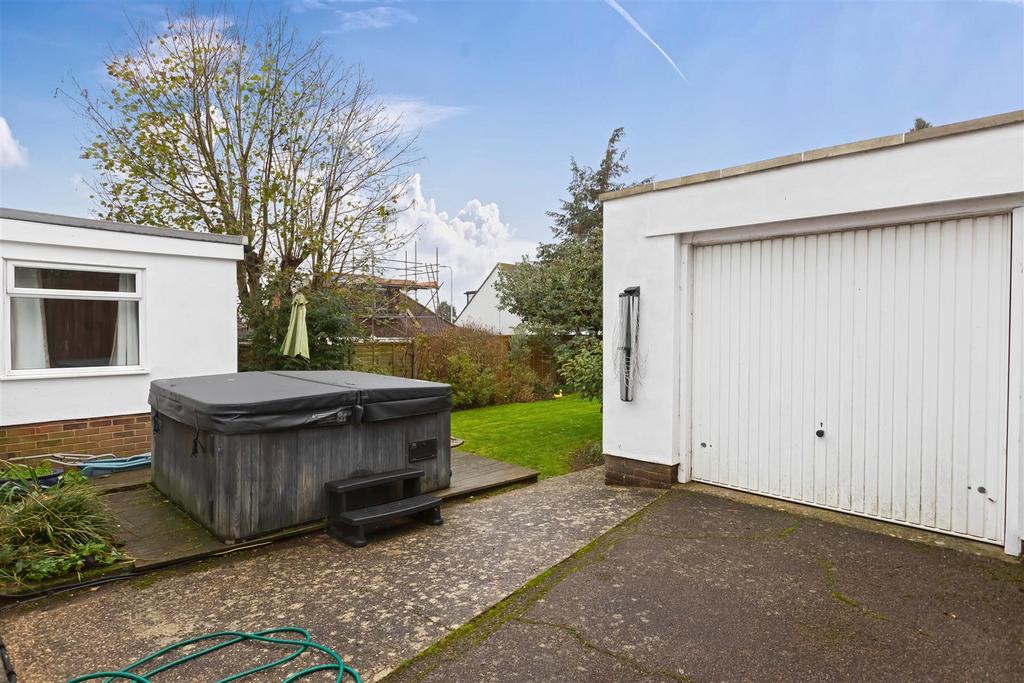 Uplands Avenue 18.jpg