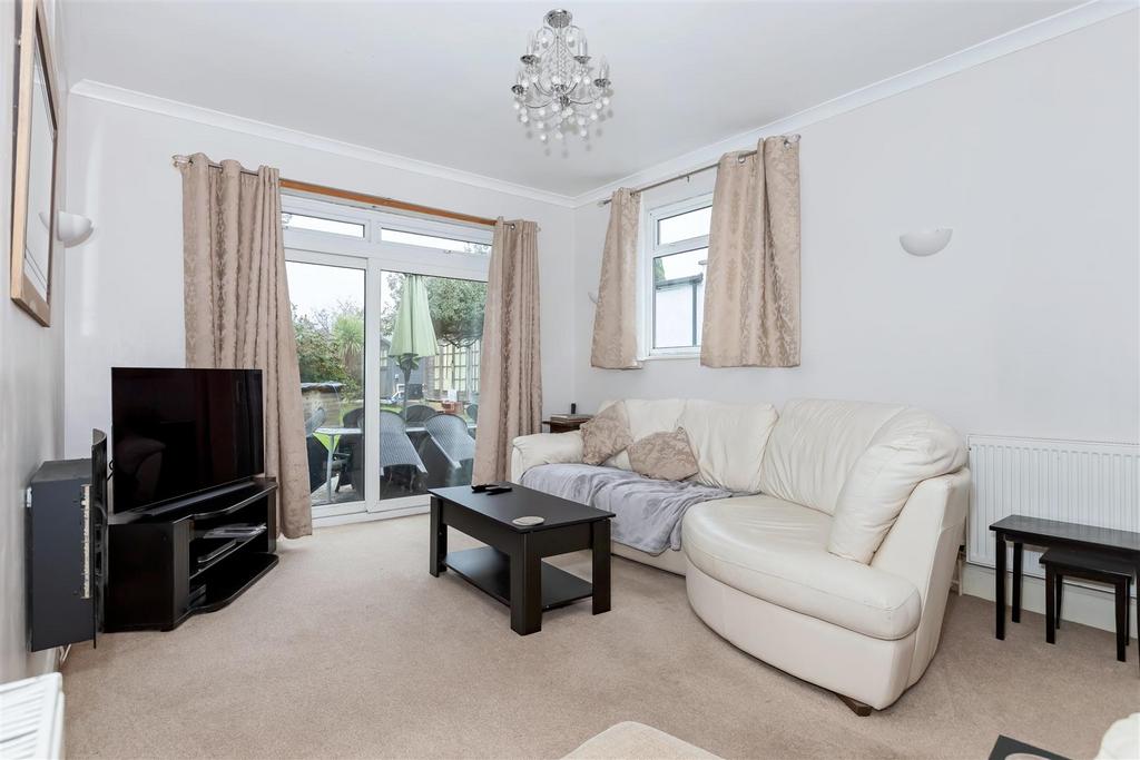Uplands Avenue 15.jpg