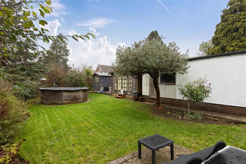Uplands Avenue 19.jpg