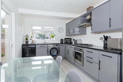 3 bedroom end of terrace house for sale, Highdown Avenue