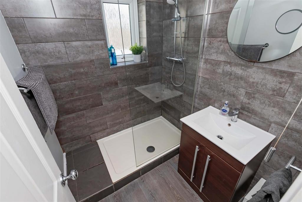 Shower Room.jpg