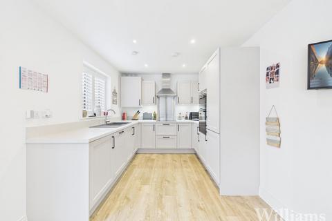 3 bedroom detached house for sale, Hill Foot View, Aylesbury HP22