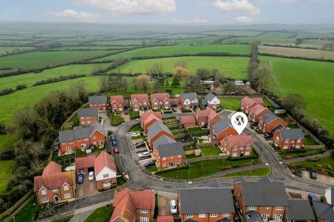 3 bedroom detached house for sale, Hill Foot View, Aylesbury HP22