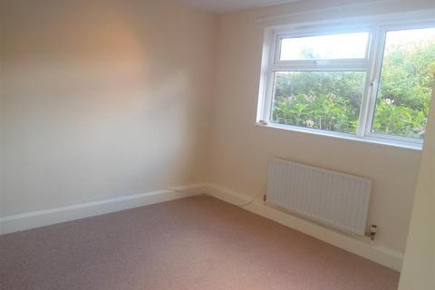 2 bedroom maisonette to rent, Knights Way, Headcorn